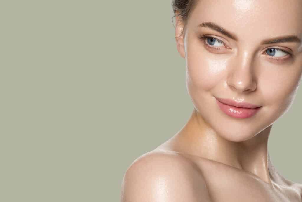 a naturally beautiful look using aesthetic treatments to restore youthfulness, skin health and vitality.
